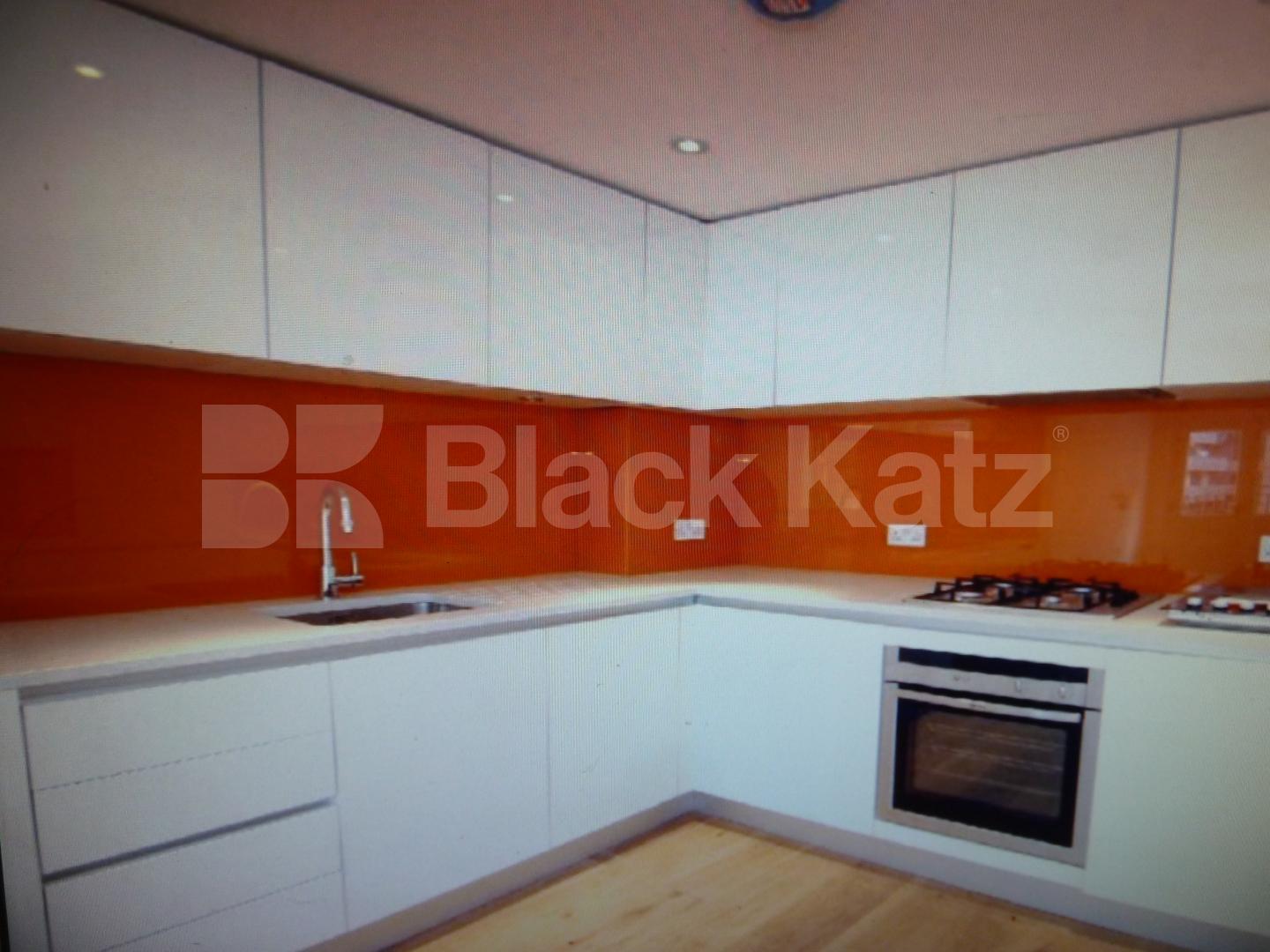 			NEW INSTRUCTION, 3 Bedroom, 1 bath, 1 reception Penthouse			 Middlesex Street , SPITALFIELDS